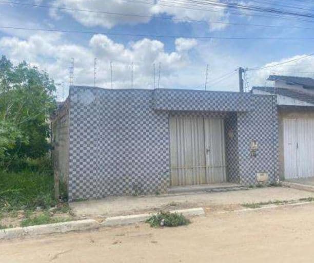 Casa em leilão em Eunápolis - BA — LOTE 2: Casa com 81,28 m² - Dinah Borges