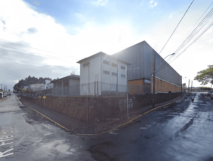 Foto 2 de 15: Comercial em leilão em Chapecó - SC, bairro Parque das Palmeiras — LOTE 1: Galpão com terreno de 18 mil m² e construção de 14 mil m² CHAPECÓ SC