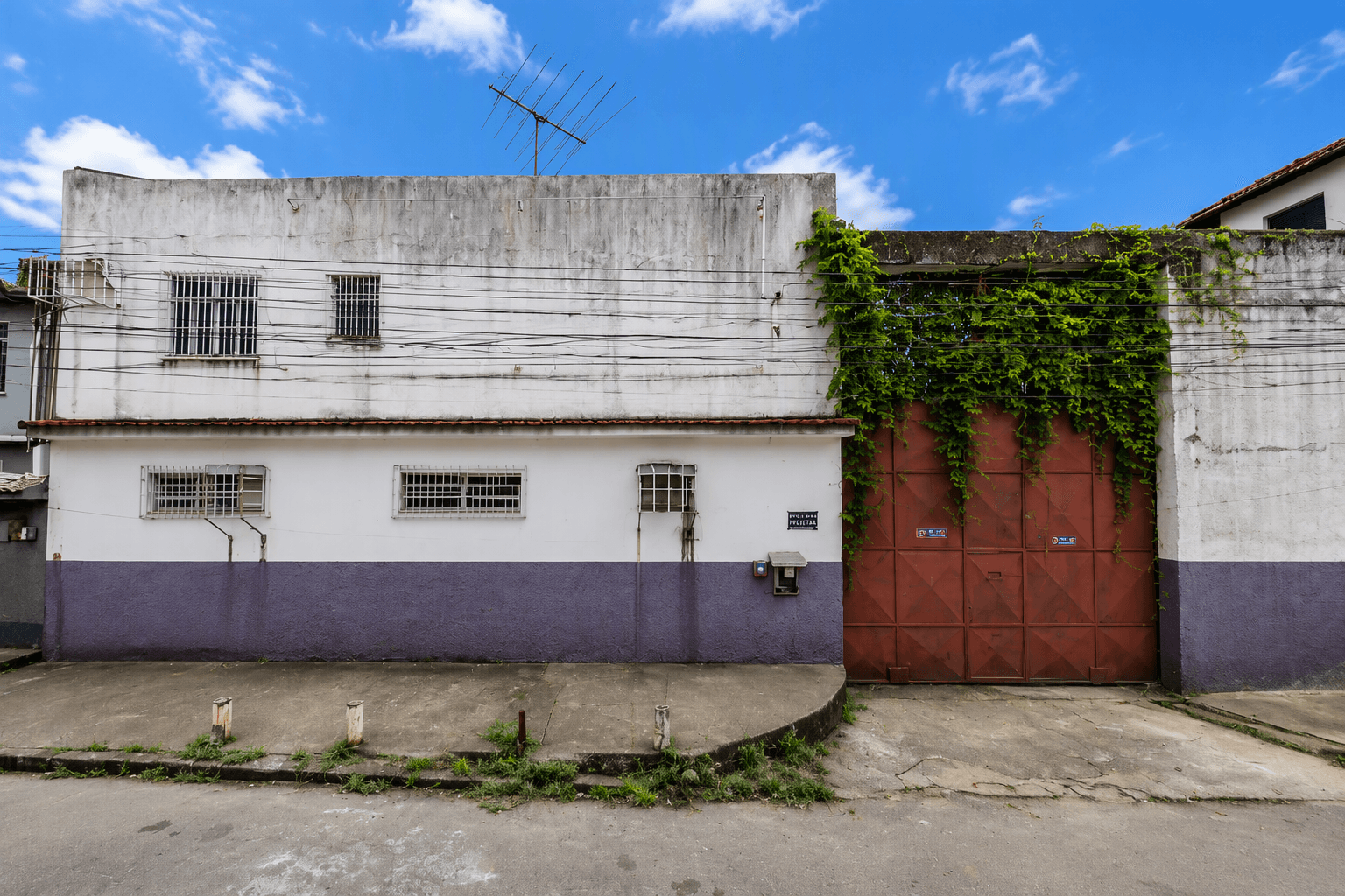 Comercial em leilão em Duque De Caxias - RJ, bairro Jardim Primavera — LOTE 3: Galpão com 360,00m² - Chácaras Rio-Petrópolis DUQUE DE CAXIAS RJ