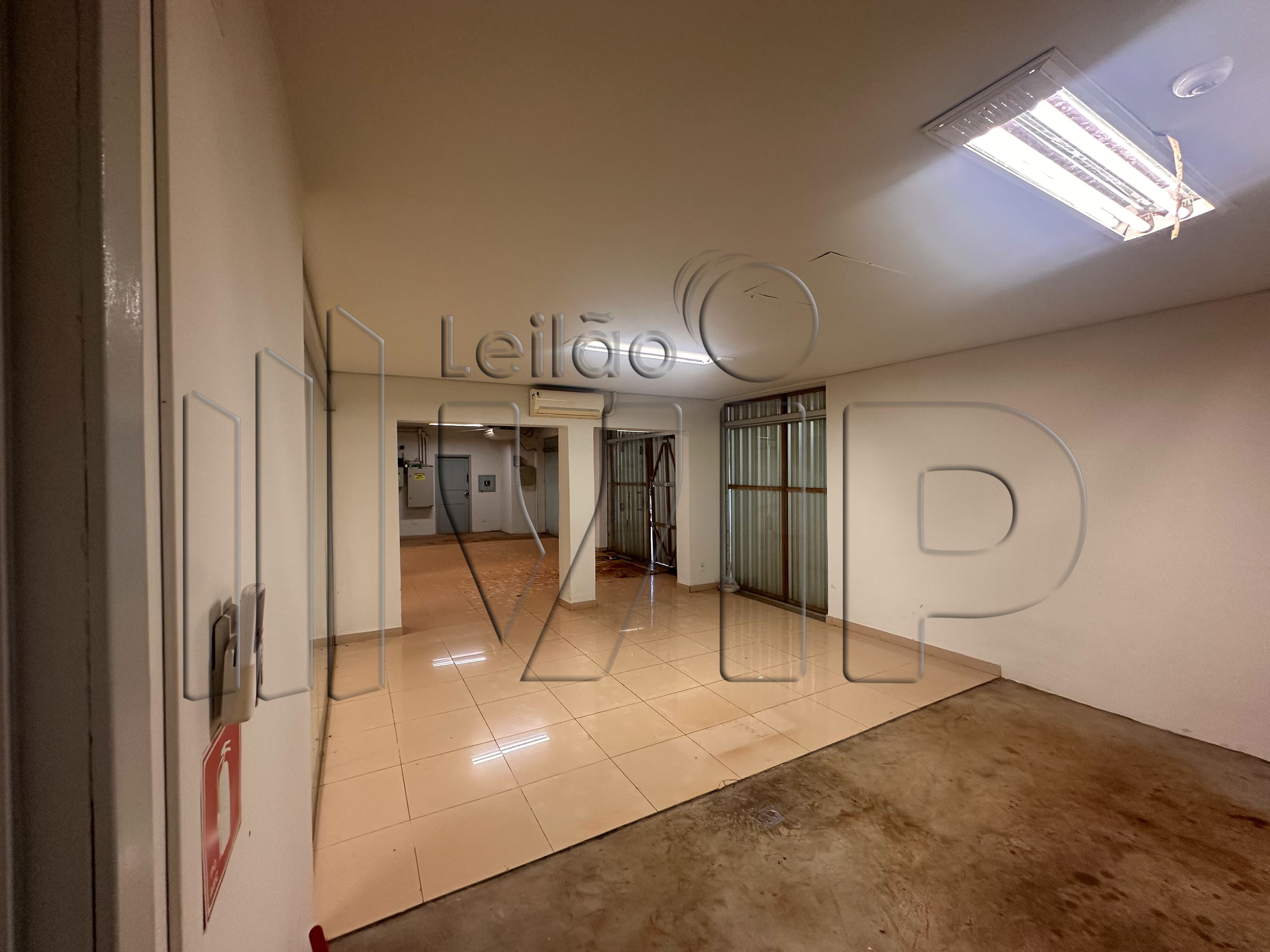 Foto 14 de 16: Comercial em leilão em Itaporã - MS, bairro Centro — LOTE 2: Prédio Comercial com 628,53 m² - Centro ITAPORÃ MS