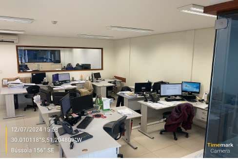Foto 9 de 10: Comercial em leilão em Porto Alegre - RS — LOTE 1: Sala Comercial com 200,46 m² - São Geraldo