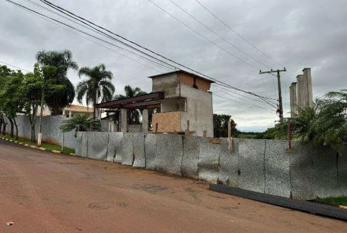 Casa em leilão em Santo Antônio De Posse - SP — LOTE 10: Casa com 396,26 m² - Monte Belo