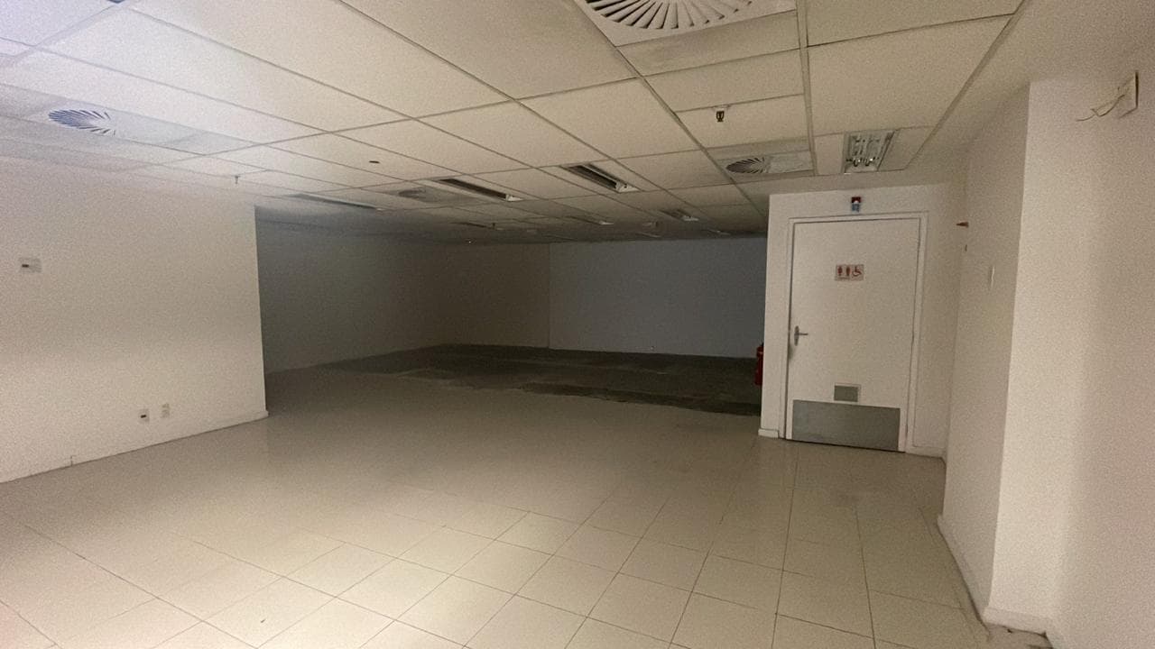 Foto 7 de 22: Comercial em leilão em Rio De Janeiro - RJ, bairro Centro — LOTE 7: Loja Comercial com 2.460,26 m² - Centro RIO DE JANEIRO RJ