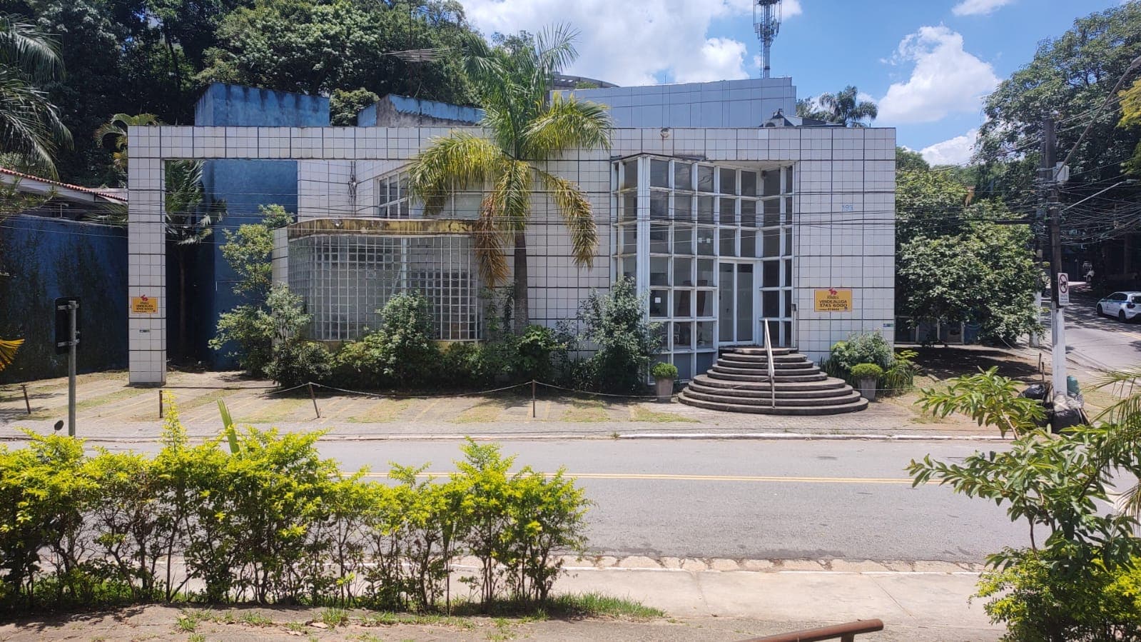 Foto 1 de 10: Comercial em leilão em São Paulo - SP — LOTE 6: Prédio Comercial com 500,00 m² - Morumbi