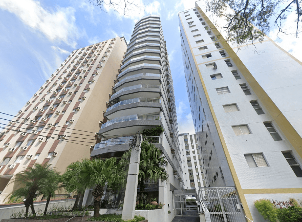Apartamento em leilão em Guarujá - SP — LOTE 3: Apartamento com 233,30 m² - Vila Maia