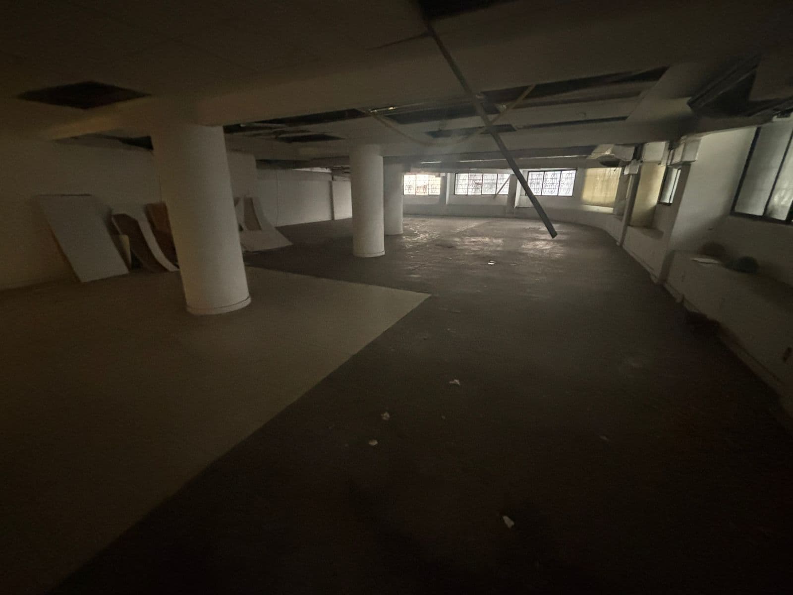 Foto 33 de 36: Comercial em leilão em Rio De Janeiro - RJ, bairro Centro — LOTE 12: Conjunto Comercial com 2.140,00 m² - Centro RIO DE JANEIRO RJ