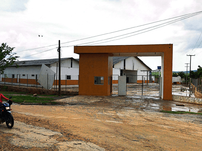 Foto 4 de 4: Comercial em leilão em Timbaúba - PE — LOTE 10: Prédio - Queimada de Baixo TIMBAÚBA PE