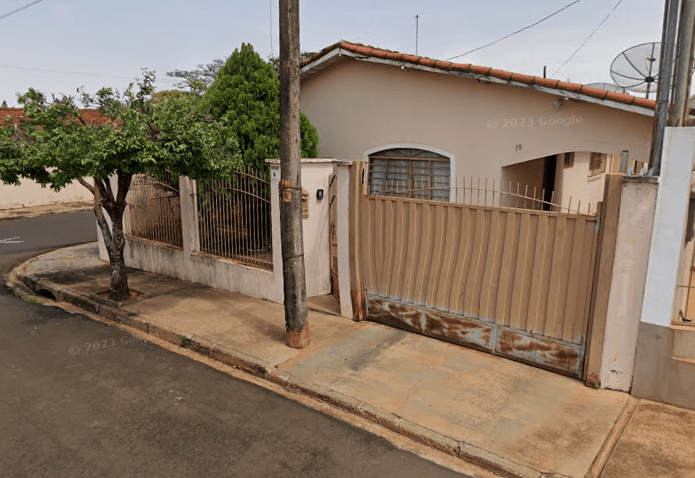 Foto 1 de 3: Casa em leilão em Chavantes - SP — LOTE 1: Casa com 276m² - Chavantes - (02)