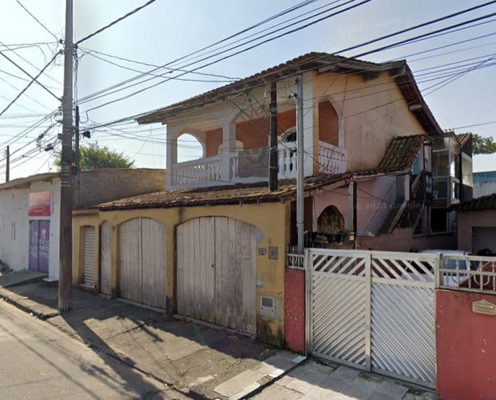 Foto 2 de 3: Casa em leilão em Guarujá - SP — LOTE 24: Direitos sobre Residência Sobreposta - Pae Cará