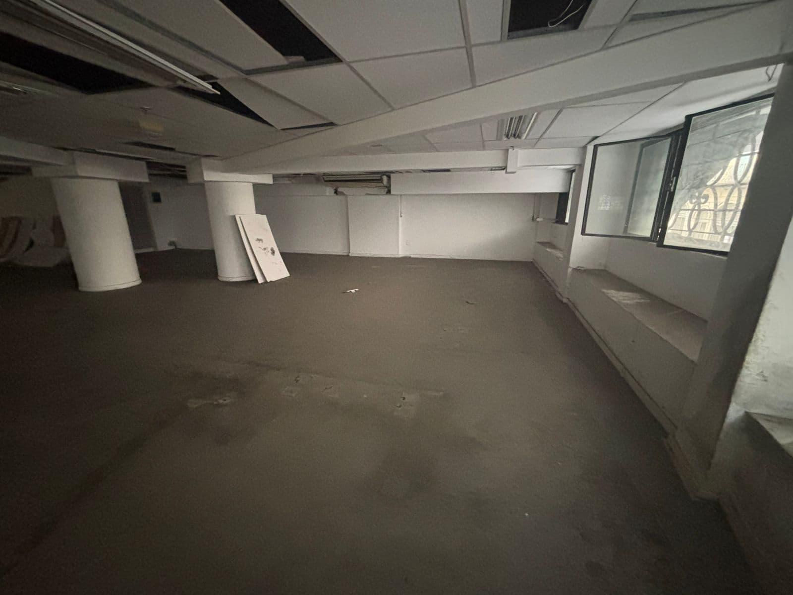 Foto 32 de 36: Comercial em leilão em Rio De Janeiro - RJ, bairro Centro — LOTE 12: Conjunto Comercial com 2.140,00 m² - Centro RIO DE JANEIRO RJ