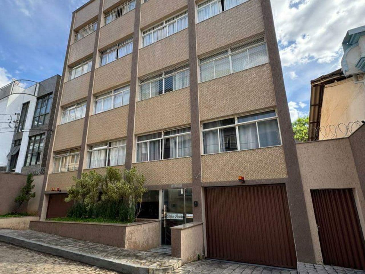 Foto 1 de 3: Apartamento em leilão em Ponte Nova - MG, bairro Centro — LOTE 23: Apartamento com 138,58 m² - Centro PONTE NOVA MG