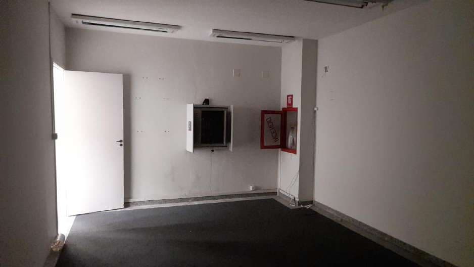 Foto 5 de 16: Comercial em leilão em Rio De Janeiro - RJ, bairro São Cristóvão — LOTE 6: Loja Comercial com 575,00 m² - São Cristóvão RIO DE JANEIRO RJ
