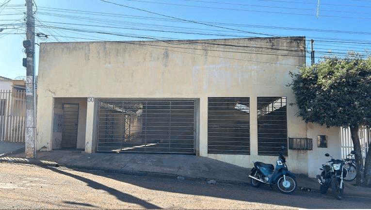 Comercial em leilão em Cassilândia - MS — LOTE 9: Prédio Comercial com 377,00 m² - Centro