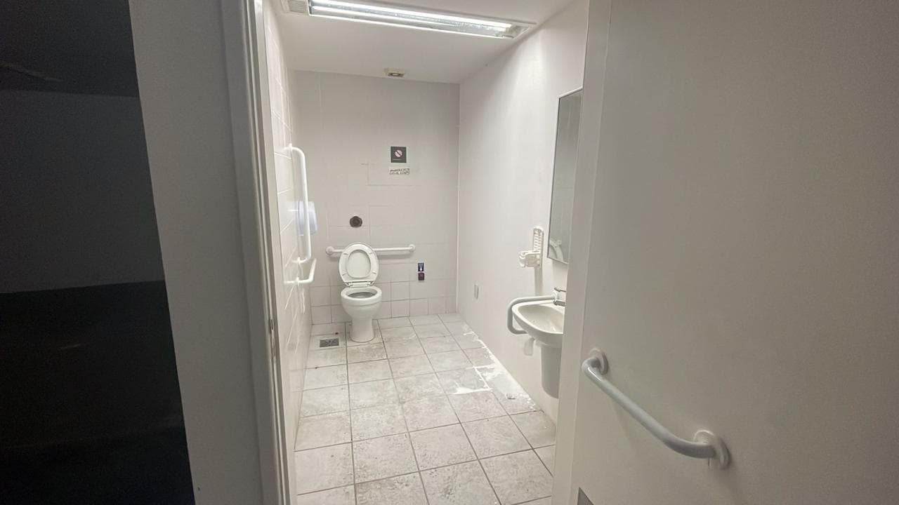 Foto 17 de 22: Comercial em leilão em Rio De Janeiro - RJ, bairro Centro — LOTE 7: Loja Comercial com 2.460,26 m² - Centro RIO DE JANEIRO RJ