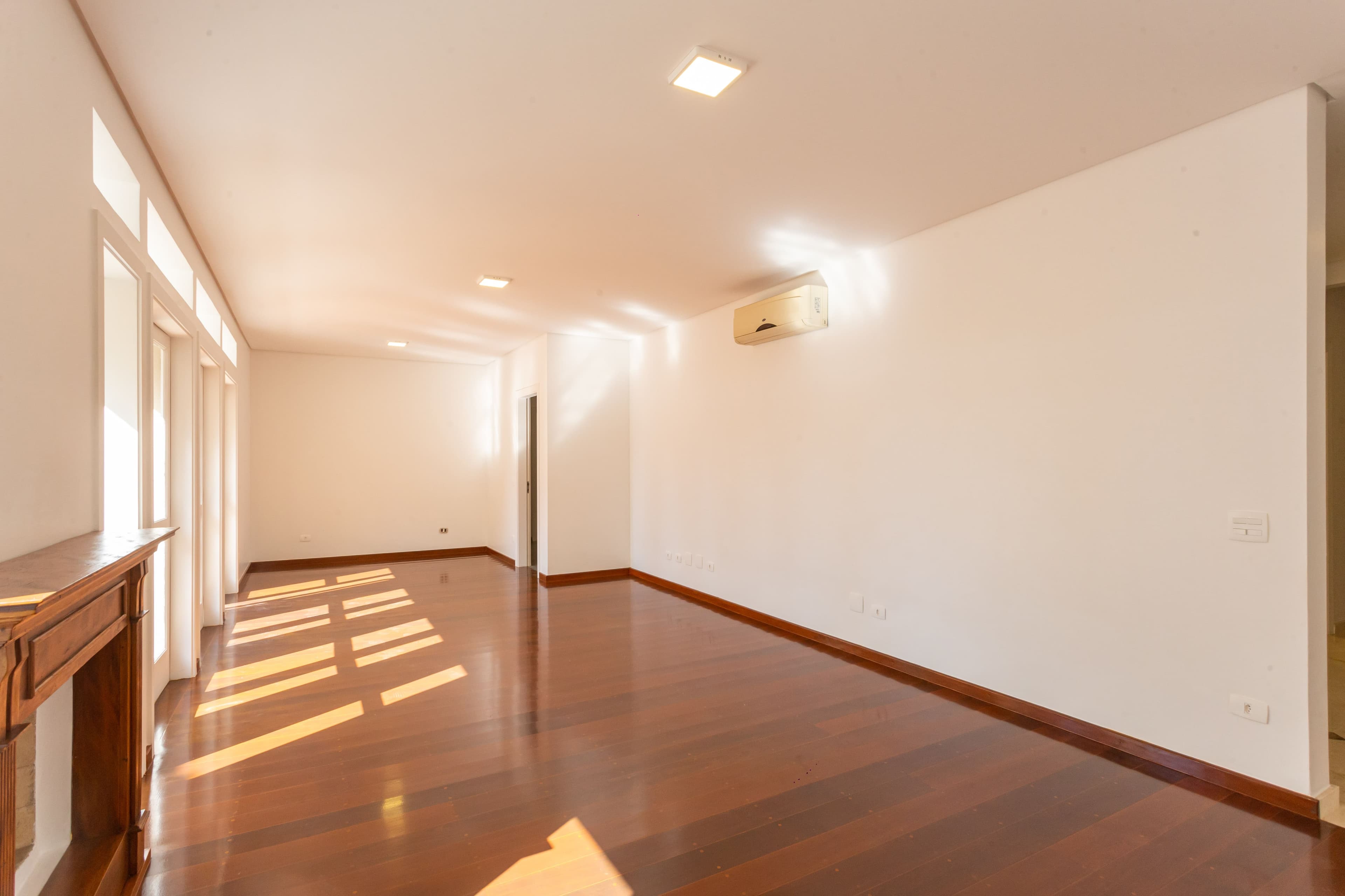 Foto 6 de 58: Casa em leilão em São Paulo - SP — LOTE 1: Casa Alto Padrão com 465,00 m² - Morumbi SÃO PAULO SP