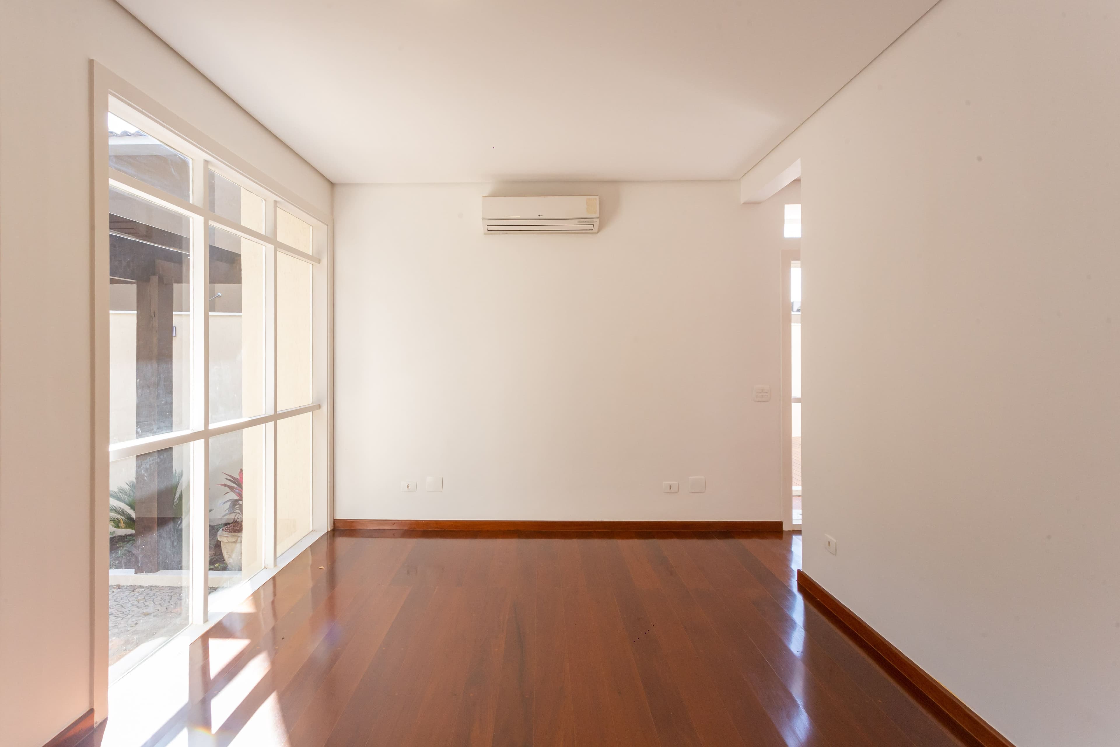 Foto 3 de 58: Casa em leilão em São Paulo - SP — LOTE 1: Casa Alto Padrão com 465,00 m² - Morumbi SÃO PAULO SP