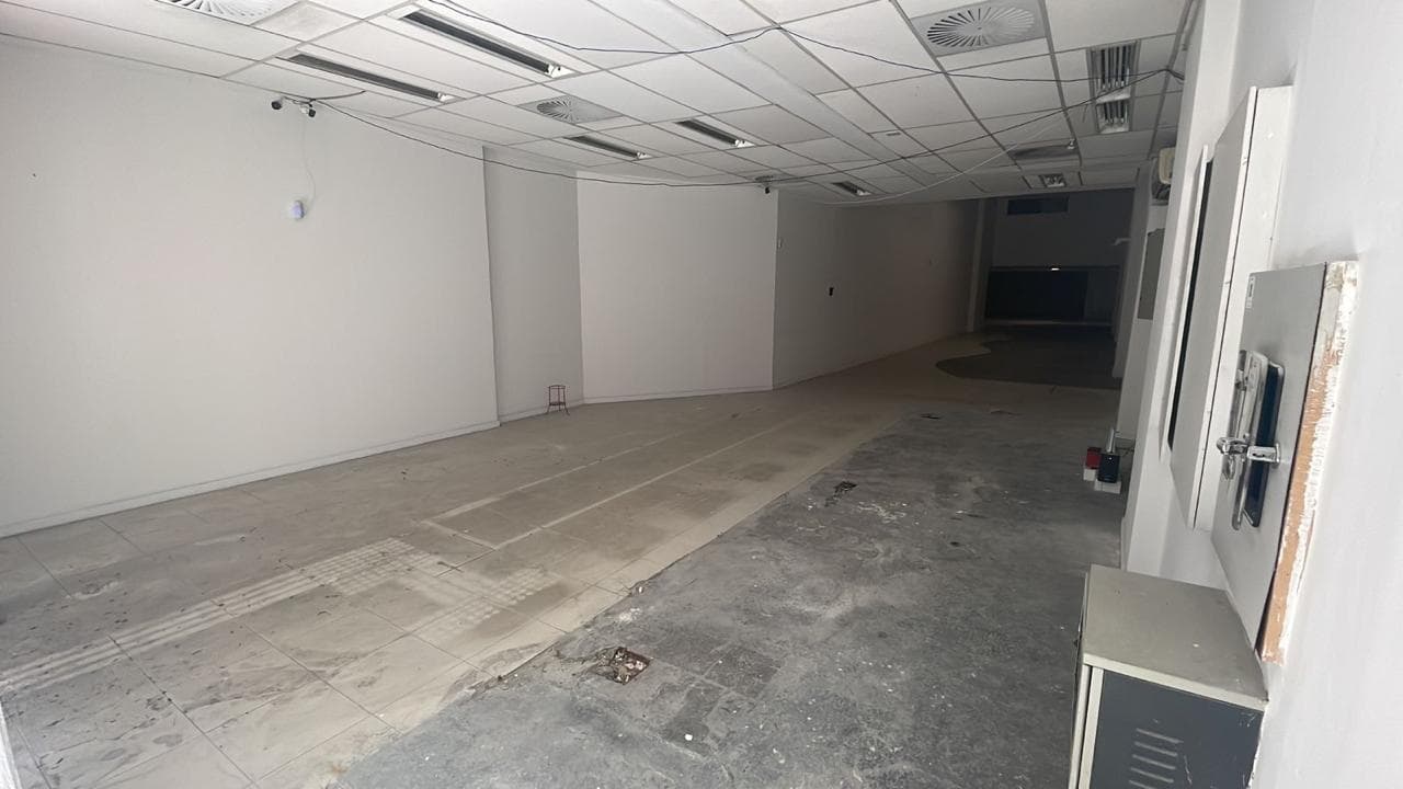 Foto 11 de 22: Comercial em leilão em Rio De Janeiro - RJ, bairro Centro — LOTE 7: Loja Comercial com 2.460,26 m² - Centro RIO DE JANEIRO RJ