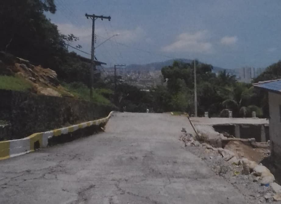 Foto 3 de 9: Terreno em leilão em Guarujá - SP — LOTE 1: Terreno com 525 m² - Enseada