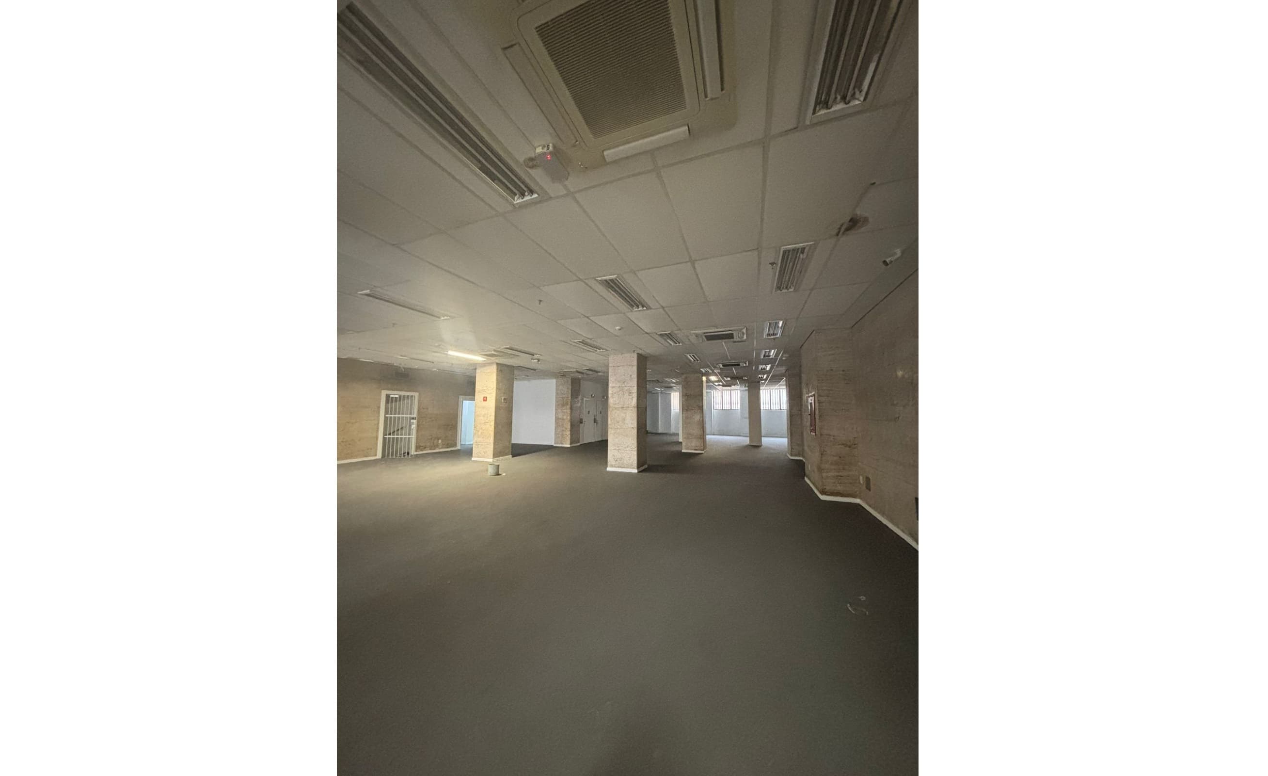 Foto 9 de 15: Comercial em leilão em Rio De Janeiro - RJ, bairro Centro — LOTE 11: Imóvel Comercial com 1.361,00 m² - Centro RIO DE JANEIRO RJ