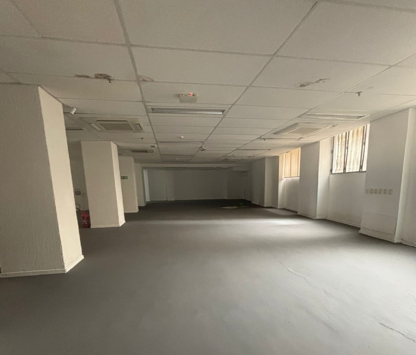 Foto 11 de 15: Comercial em leilão em Rio De Janeiro - RJ, bairro Centro — LOTE 11: Imóvel Comercial com 1.361,00 m² - Centro RIO DE JANEIRO RJ