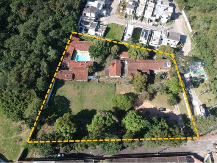 Comercial em leilão em Tremembé - SP — LOTE 1: Imóvel residencial e comercial com 971,85 m² - Rancho Grande - (02)