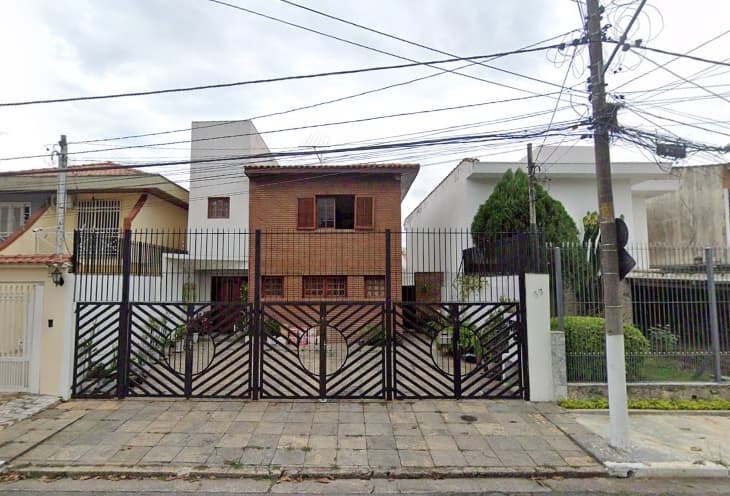 Casa em leilão em São Paulo - SP, bairro Jardim Jussara — LOTE 2: Casa com 266,00 m² - Jardim Jussara - (02) SÃO PAULO SP