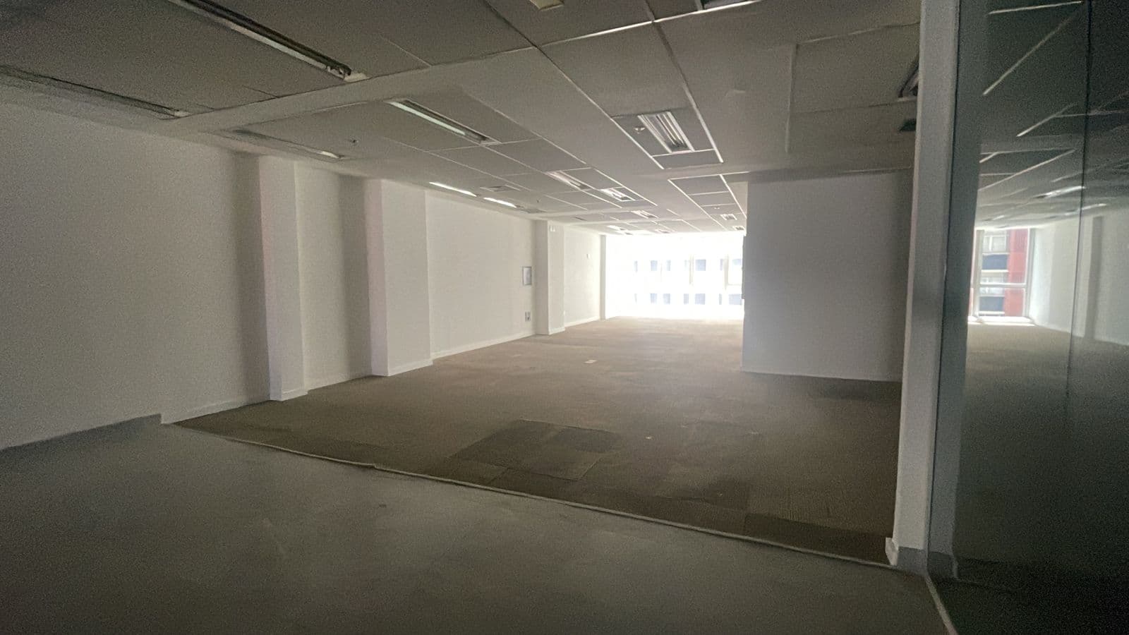 Foto 21 de 22: Comercial em leilão em Rio De Janeiro - RJ, bairro Centro — LOTE 7: Loja Comercial com 2.460,26 m² - Centro RIO DE JANEIRO RJ