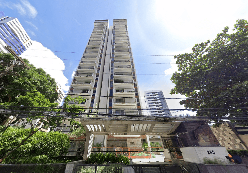 Apartamento em leilão em Recife - PE — LOTE 3: Apartamento com 118,07 m² e vagas - Graças