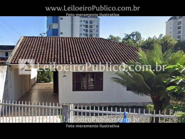 Foto 1 de 10: Terreno em leilão em Joinville - SC — JOINVILLE (SC): IMÓVEL 363,23 m²