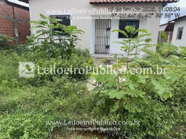 Casa em leilão em Demerval Lobão - PI, bairro Centro — DEMERVAL LOBÃO (PI):  CASA 62M2