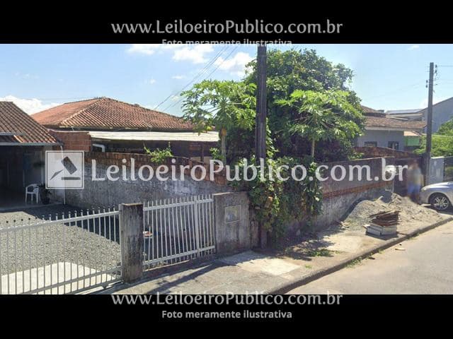 Foto 2 de 8: Casa em leilão em Joinville - SC, bairro Jardim Iririú — JOINVILLE (SC): DIREITOS POSSESSÓRIOS 390,00 m²