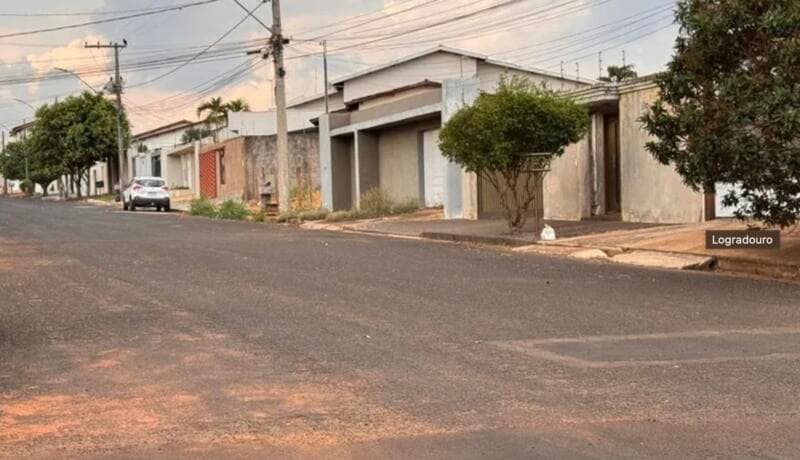 Foto 2 de 3: Casa em leilão em Araguari - MG, bairro Sibipiruna — IMÓVEIS URBANOS — LOTE Nº 680