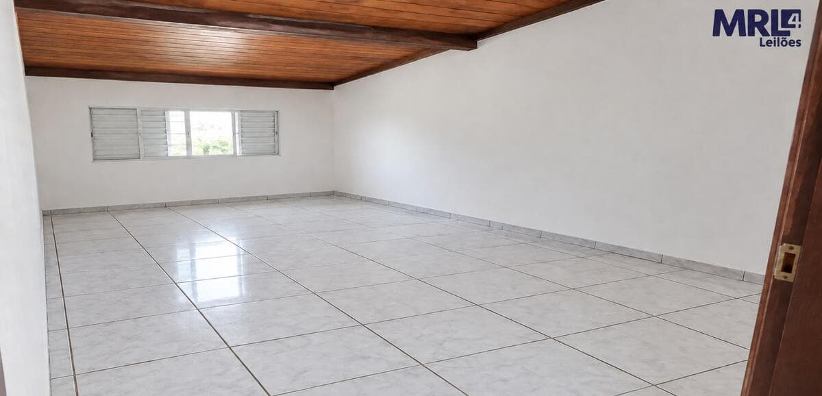 Foto 4 de 6: Casa em leilão em Brasília - DF, bairro Jardim Botânico — IMÓVEIS URBANOS — LOTE Nº 001
