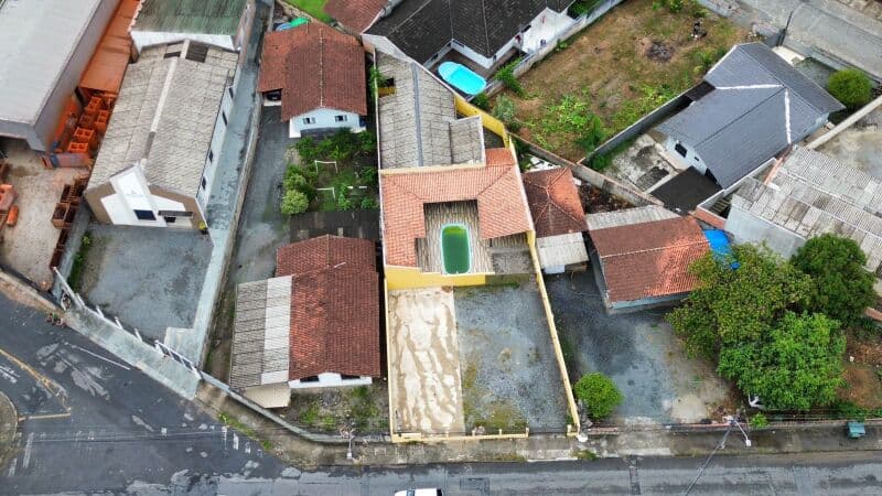 Foto 3 de 4: Terreno em leilão em Joinville - SC, bairro Itaum — LOTE 003 [1.263] TERRENO DE 532M² COM BENFEITORIAS EM JOINVILLE/SC