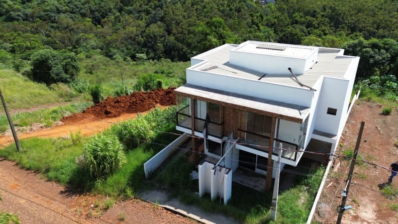Foto 6 de 9: Terreno em leilão em Pinhalzinho - SC, bairro Bela Vista — LOTE 004 [26.377] LOTE URBANO DE 396,00M² EM PINHALZINHO/SC