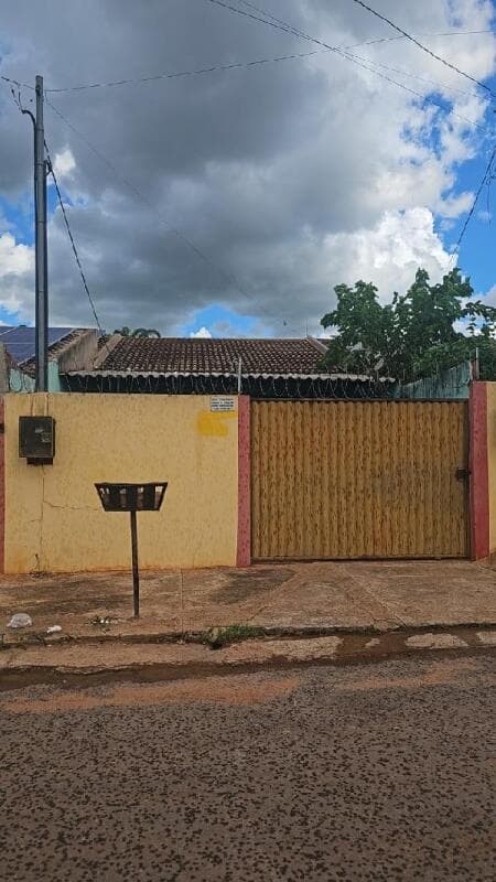 Casa em leilão em Várzea Grande - MT, bairro Parque Del Rey — LOTE 185 [8444413822215] CASA 50,4M² - VARZEA GRANDE / MT