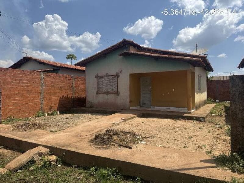 Casa em leilão em Demerval Lobão - PI, bairro Cidade Nova — LOTE 237 [8444413123678] CASA 56,7M² - DEMERVAL LOBAO / PI