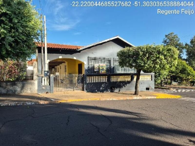 Foto 1 de 5: Casa em leilão em Regente Feijó - SP, bairro Centro — LOTE 446 [1444419496176] Casa - 209,85 m² - - REGENTE FEIJO - SP