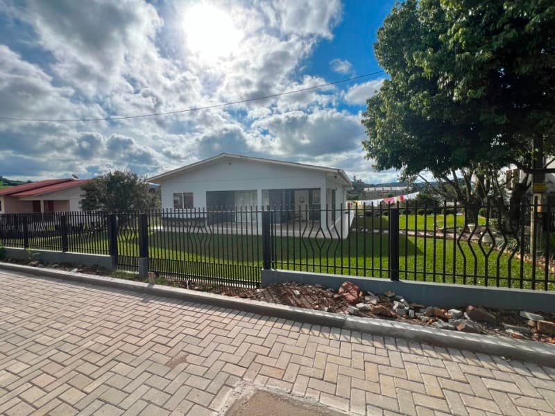 Foto 5 de 9: Casa em leilão em São Lourenço Do Oeste - SC, bairro Vila Três Voltas — LOTE 001 [20.655] CASA 240m² - VILA TRÊS VOLTAS - SÃO LOURENÇO DO OESTE/SC