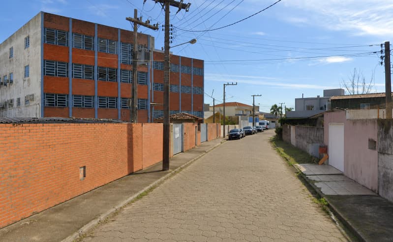 Foto 1 de 3: Terreno em leilão em Laguna - SC, bairro Progresso — LOTE 005 EDIFÍCIOS COMERCIAIS/INDUSTRIAIS 2.322,08M² - LAGUNA/SC