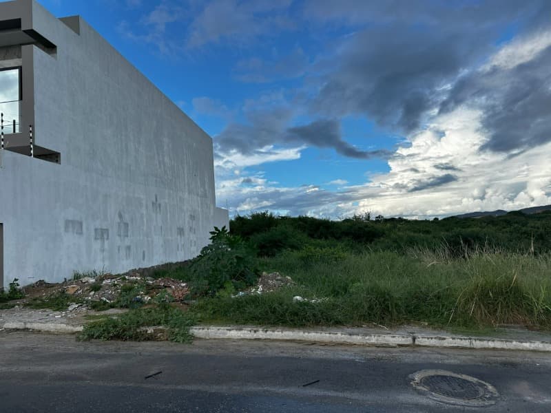Terreno em leilão em Senhor Do Bonfim - BA — LOTE 011 Lote de Terreno no Parque da Cidade