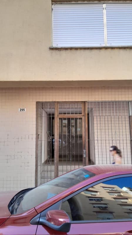 Foto 1 de 12: Apartamento em leilão em Porto Alegre - RS — LOTE 001 APARTAMENTO N° 107 NO EDIFÍCIO ALVORADA NO BAIRRO CENTRO HISTÓRICO, PORTO ALEGRE/RS