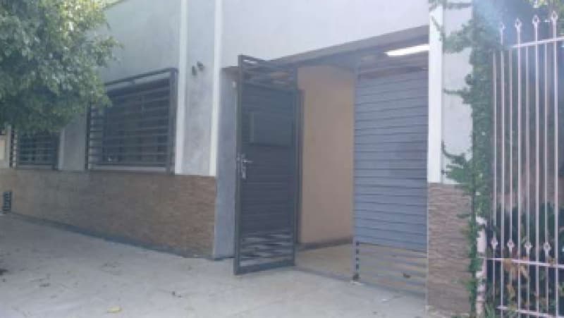 Casa em leilão em Cruz Alta - RS — LOTE 001 CASA DE ALVENARIA, COM A ÁREA CONSTRUÍDA DE 194,77M2. SITUADA NA TRAVESSA OSCAR PINTO Nº 46