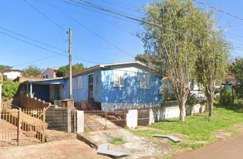 Terreno em leilão em Cruz Alta - RS, bairro Lotea — LOTE 001 TERRENO URBANO COM ÁREA DE 78M², COM BENFEITORIAS, LOCALIZADO NA RUA LÍRIO, N° 92, NO LOTEA