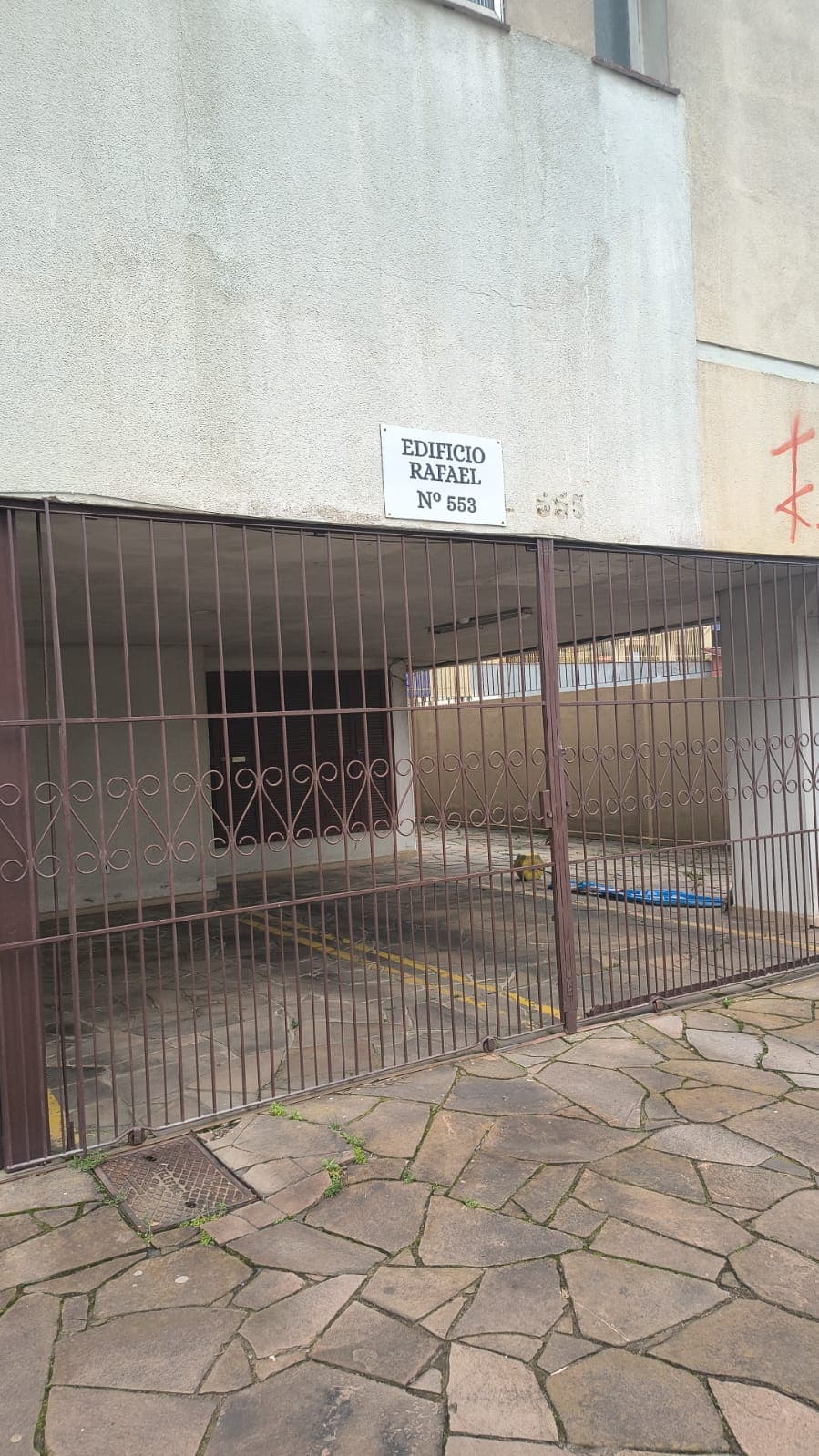 Foto 5 de 5: Vaga de Garagem em leilão em Cachoeirinha - RS — Box de estacionamento nº 10 do Edifício Rafael, na Rua Eurípedes Aurélio da Silva, nº 553, Cachoeirinha-RS