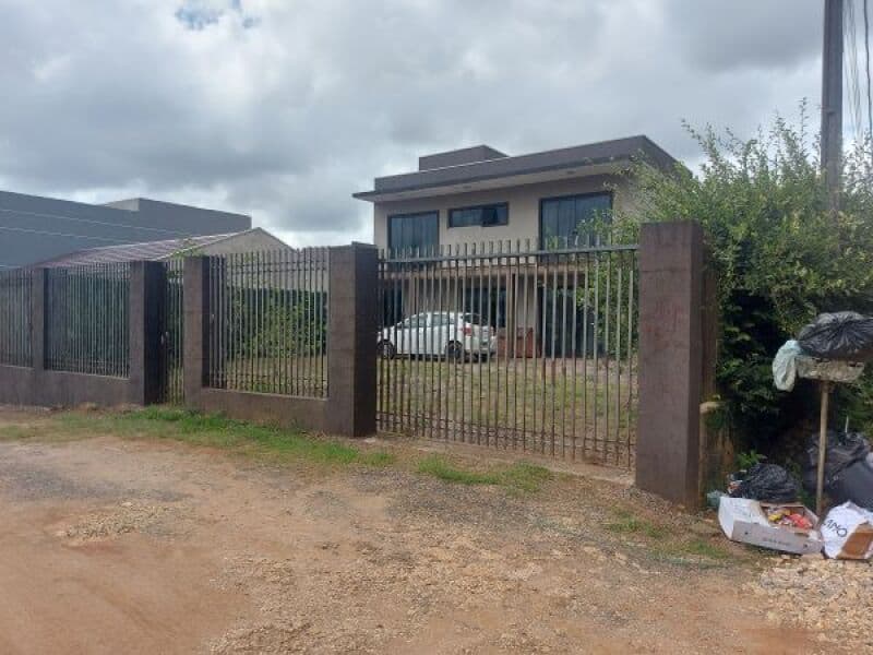 Foto 1 de 4: Terreno em leilão em Campo Magro - PR — LOTE 001 CAMPO MAGRO - - PARTE IDEAL/POSSE de TERRENO COM SOBRADO – lote de terreno sob nº 03 (três)