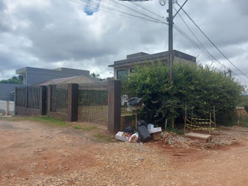 Foto 3 de 4: Terreno em leilão em Campo Magro - PR — LOTE 001 CAMPO MAGRO - - PARTE IDEAL/POSSE de TERRENO COM SOBRADO – lote de terreno sob nº 03 (três)