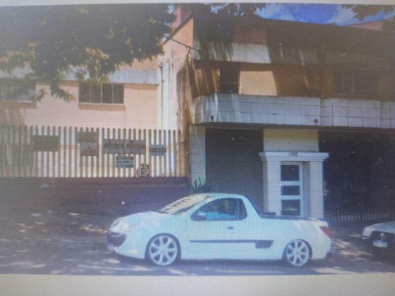 Apartamento em leilão em Maringá - PR — LOTE 001 MARINGA-PR = Apartamento sob nº 101, do Edifício Portal da Cidade, localizado no primeiro p