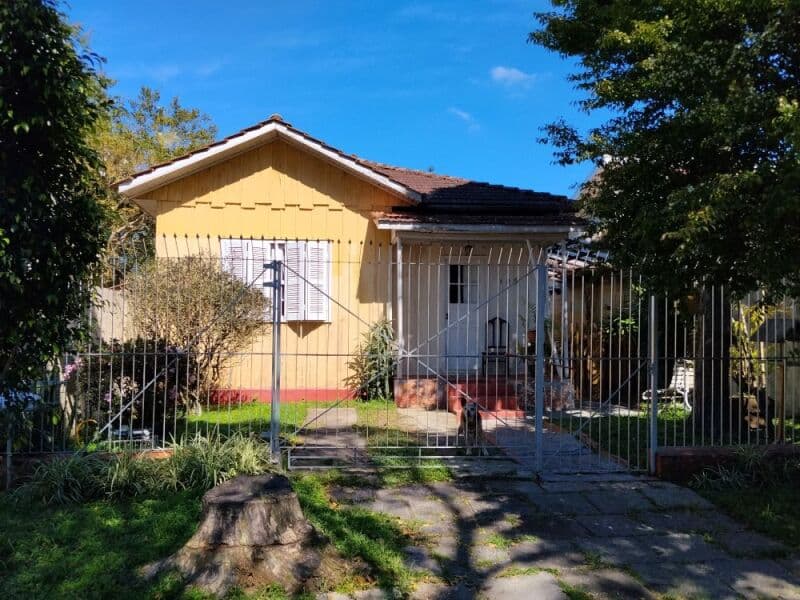 Foto 1 de 4: Terreno em leilão em Curitiba - PR, bairro Vila Izabel — LOTE 001 VILZ IZABEL - 50% do LOTE DE TERRENO Nº 26 da Planta Cadastral do Rocio, situado na Vila Iz