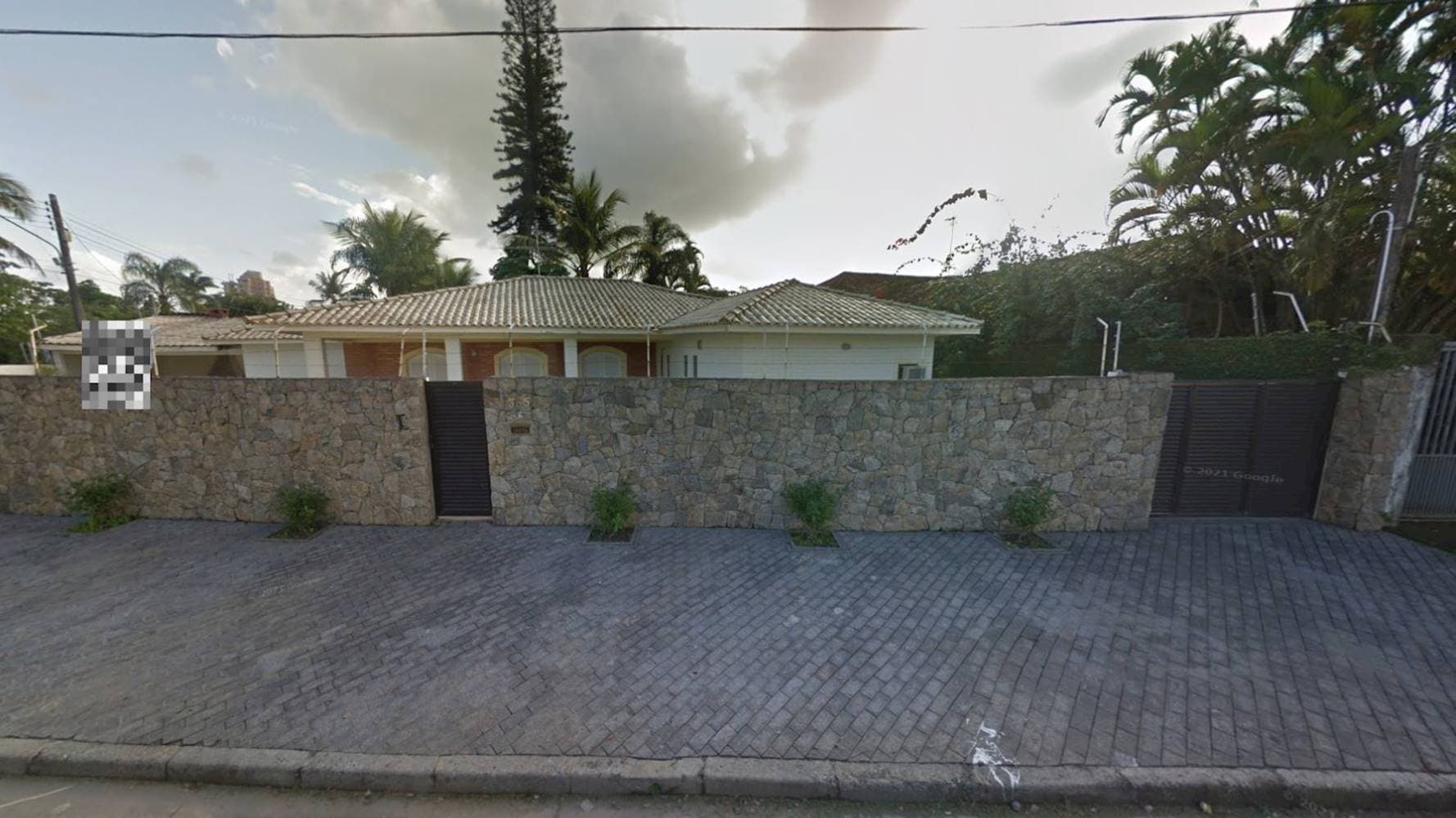 Casa em leilão em Guarujá - SP — Casa no Jardim Virginia - Guarujá/SP